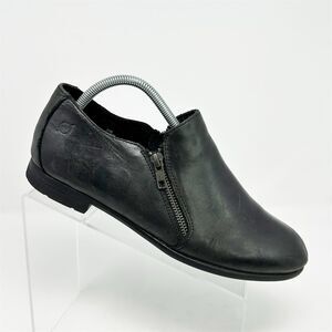 Born Women's Black Leather Flat Ankle Booties Size 11M Double Side Zip Fall